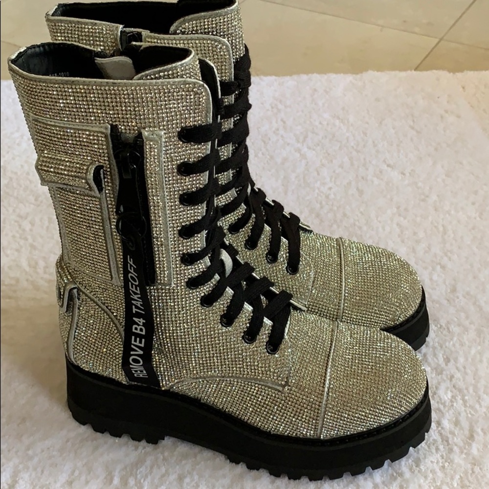 Poster Grl Billionaire Bling Boots SoldOut Sz6 NIB